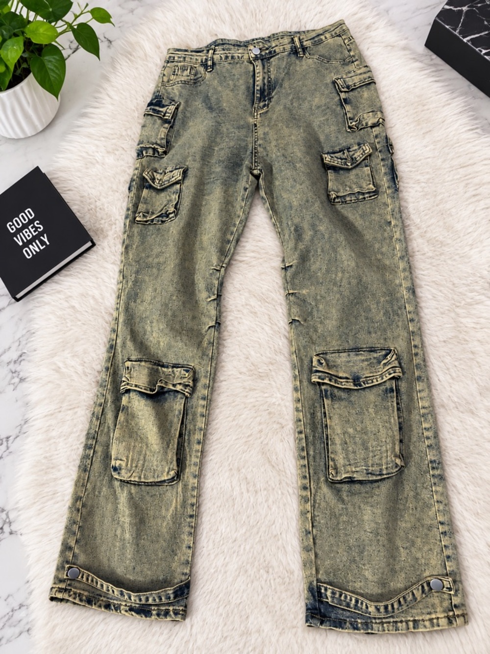 Men's Washed Cargo Pants in Olive Green